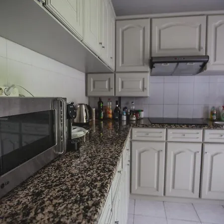 דירה Funchal Charm Retreat - Spacious פונשל